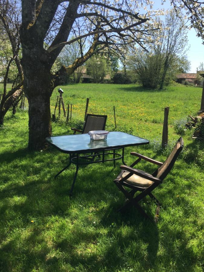 Le Petit Grange Bed & Breakfast Le Lindois Dış mekan fotoğraf